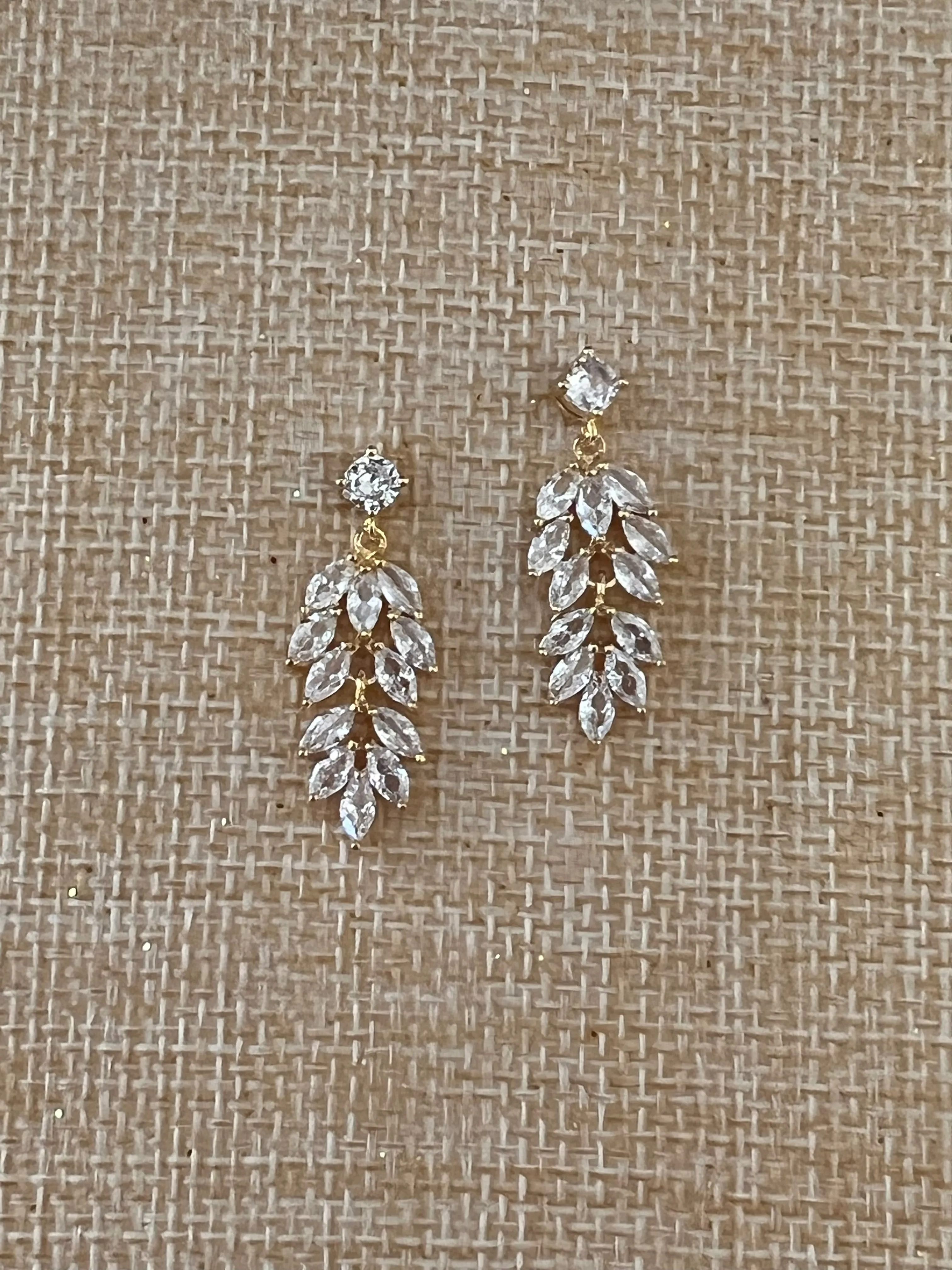 Bridal Earrings, Quinceanera Swarovski and Zirconia Classic Earring, Modern Vintage