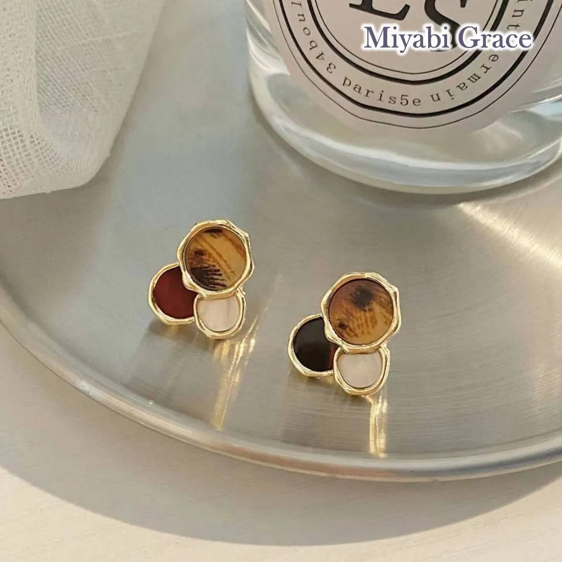 Brown Black White Circle Gold Invisible Clip On Stud Earrings