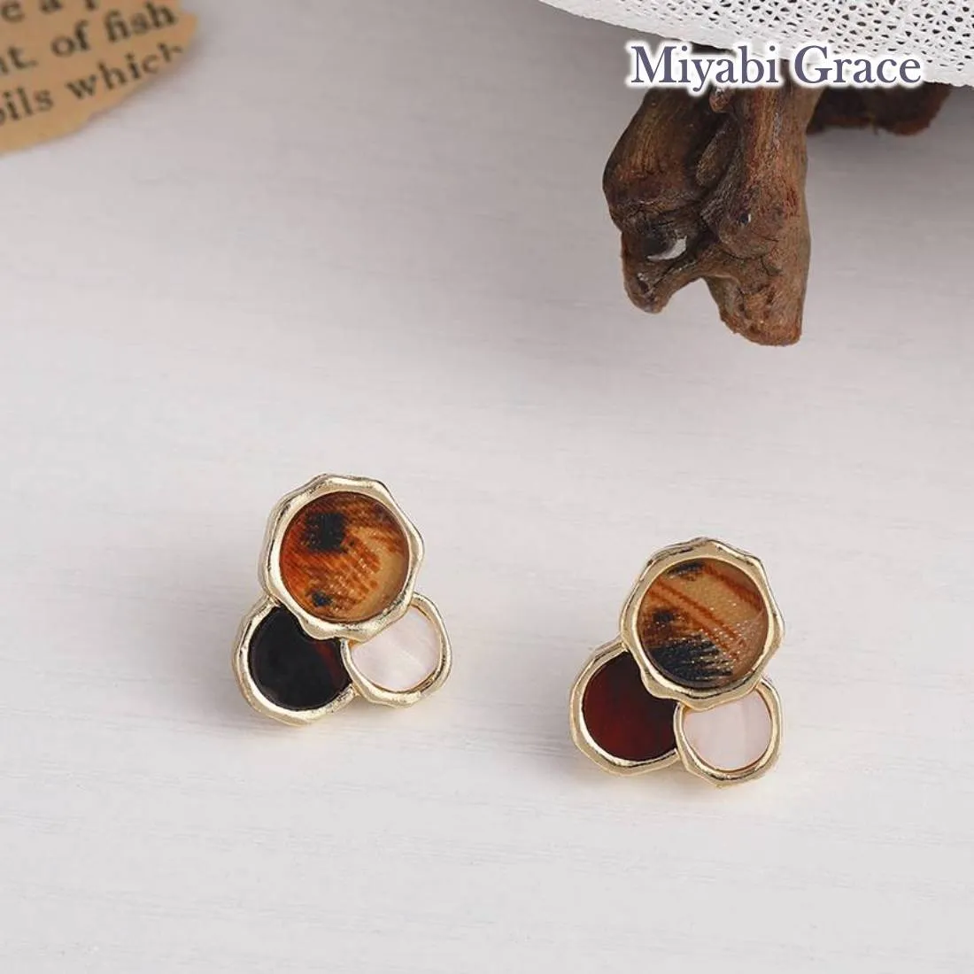 Brown Black White Circle Gold Invisible Clip On Stud Earrings