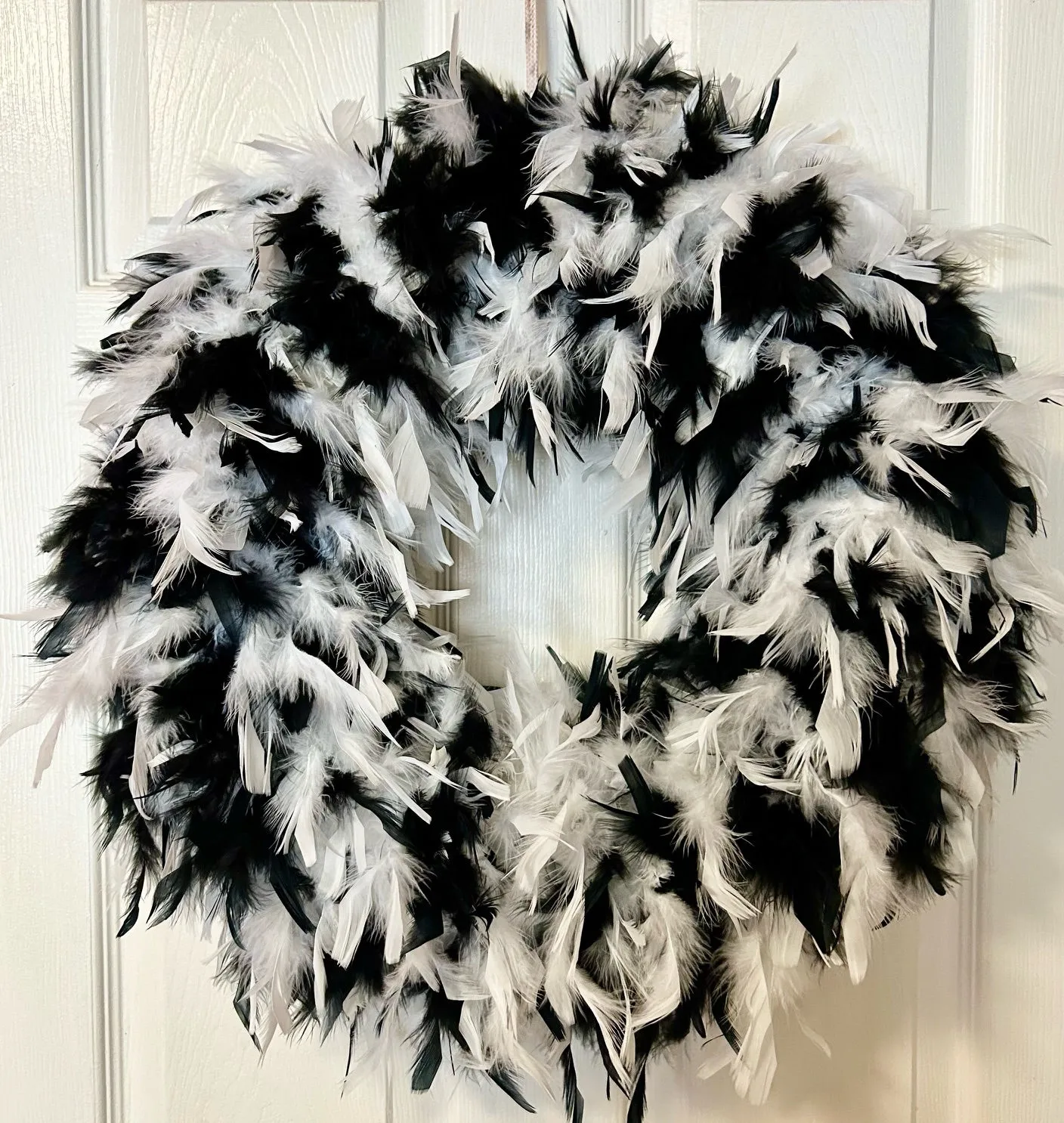 NEW - 2024 Black & White Feather Wreath